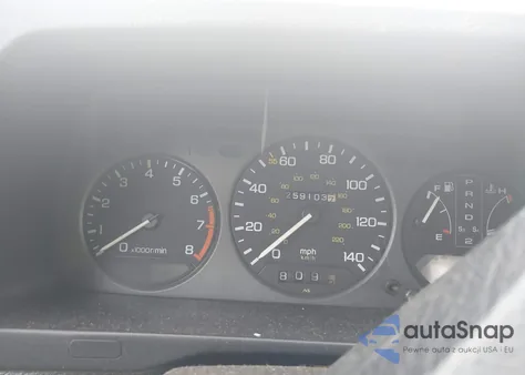 1988 Acura Legend L из США, поврежденный, VIN JH4KA3255JC013650